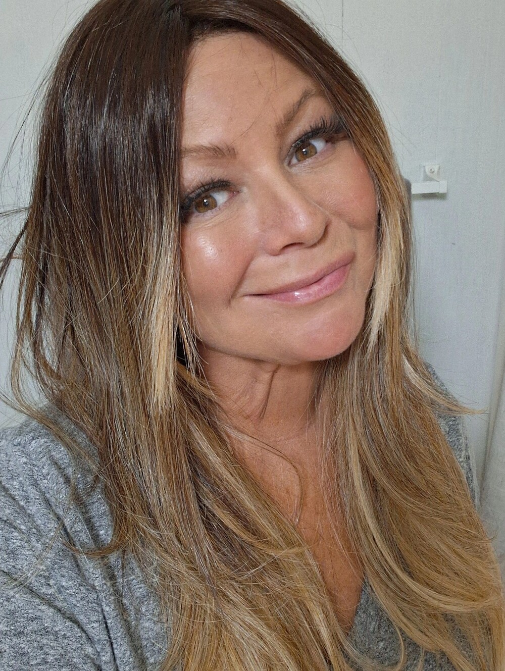 Womens Layered Ombre Wig - Brown to Blonde